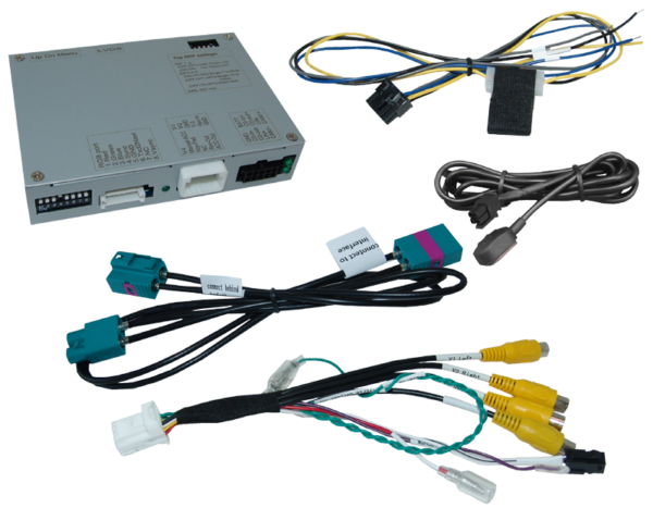 Modul conectare camera de marsarier Mercedes MBUX ecran de 7" - imagine 2