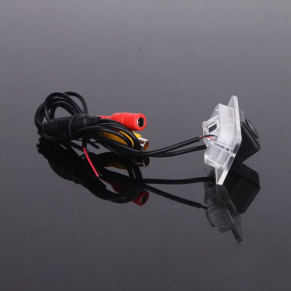 Camera video auto dedicata pentru mersul cu spatele compatibila cu BMW Seriile 3/5/X5/X6/X1/X3 unghi 150 de grade night vision - imagine 3