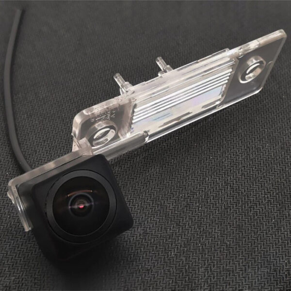 Camera video auto dedicata pentru mersul cu spatele compatibila cu Skoda Fabia 2012/2013 unghi 150 de grade night vision 0 lux - imagine 1